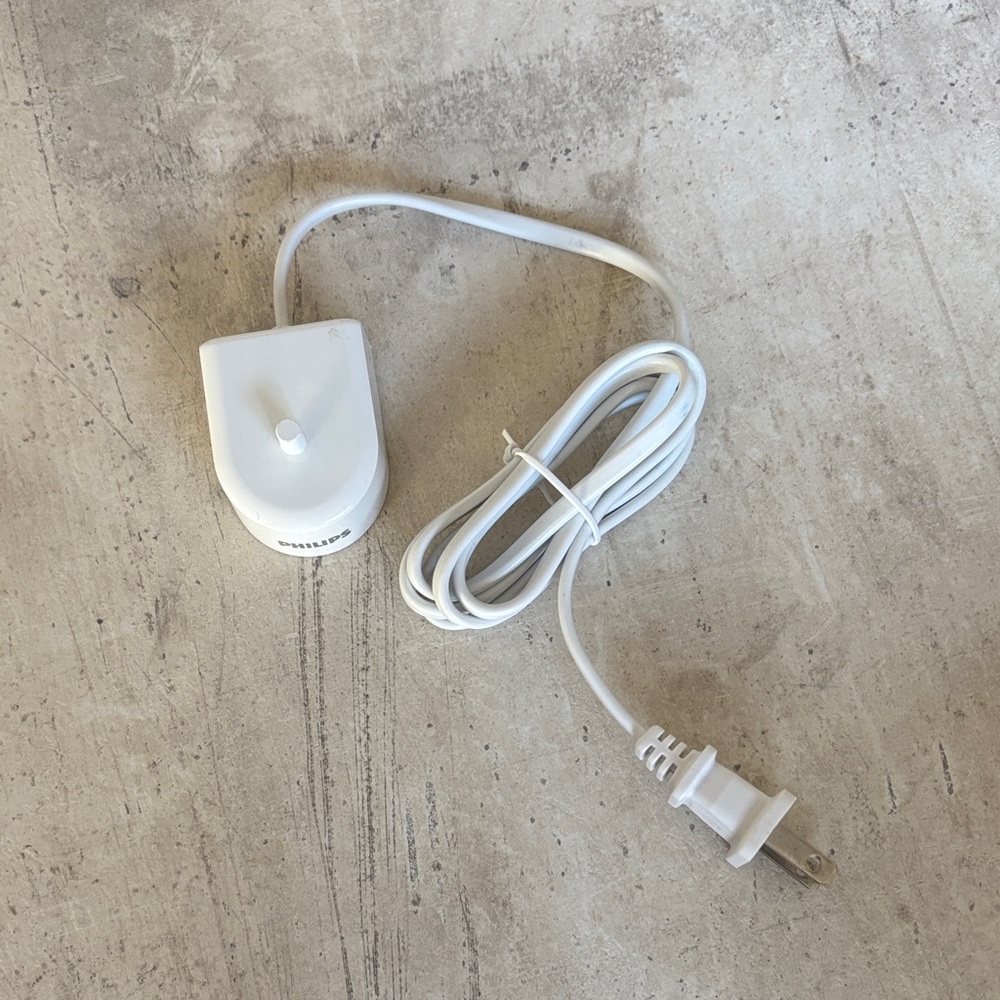 NEW Philips Sonicare Toothbrush Charging Base Type HX6100.  Genuine Philips.